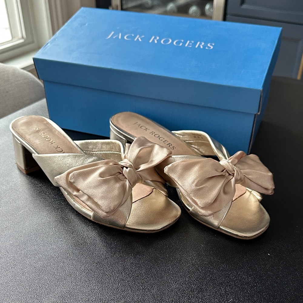 Jack Rogers Women's Metallic Gold Bow Heels